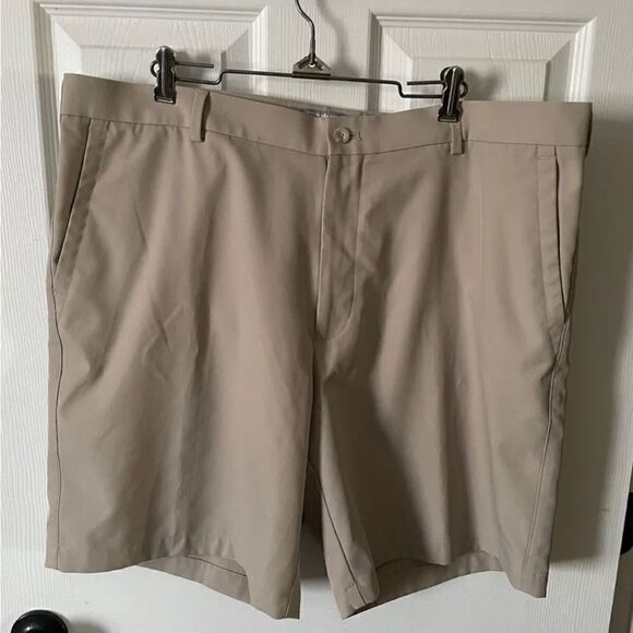 Peter Millar Men's Flat Front Wicking Golf Shorts Size 40 - Picture 1 of 4